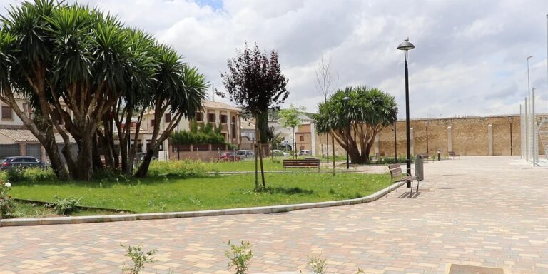 La empresa que promueve un parking en la Huerta del Carmen de Lucena quiere quitar algunas de las plazas actuales