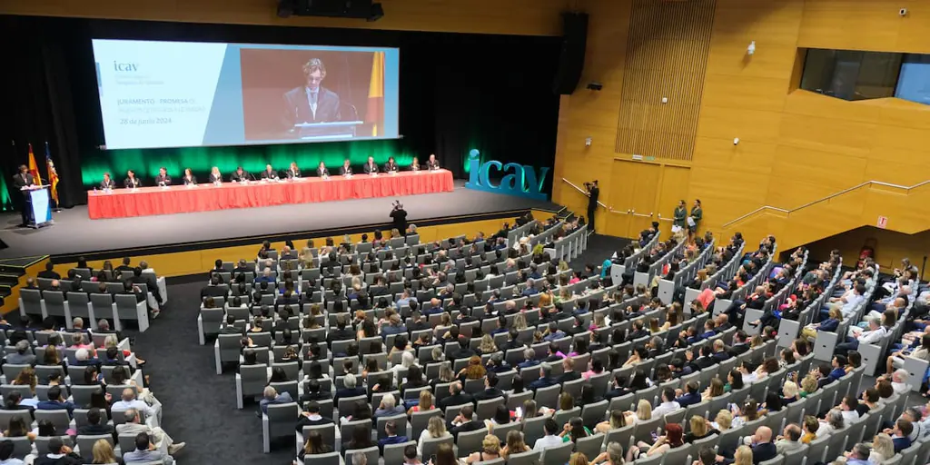 El ICAV recibe a los nuevos letrados y letradas en un emotivo acto de Jura que reúne a cerca de un millar de personas