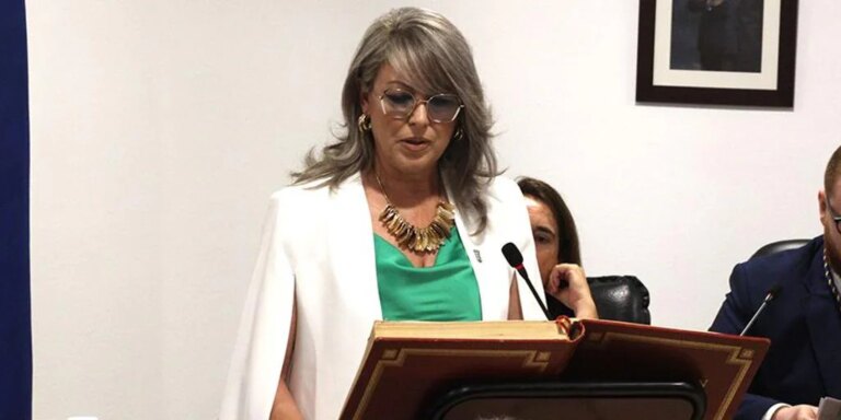 moción para echar a la líder del PSOE local