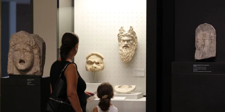 El Tribunal Constitucional no da la razón a una trabajadora trans despedida del Museo Arqueológico de Córdoba