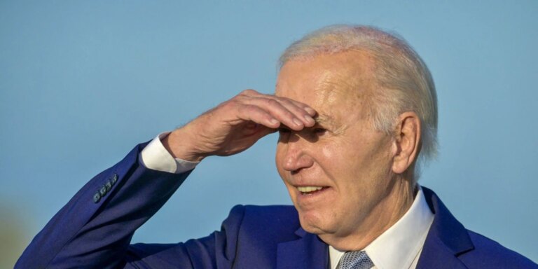 Biden muestra debilidad en el arranque de una campaña electoral larga y extenuante