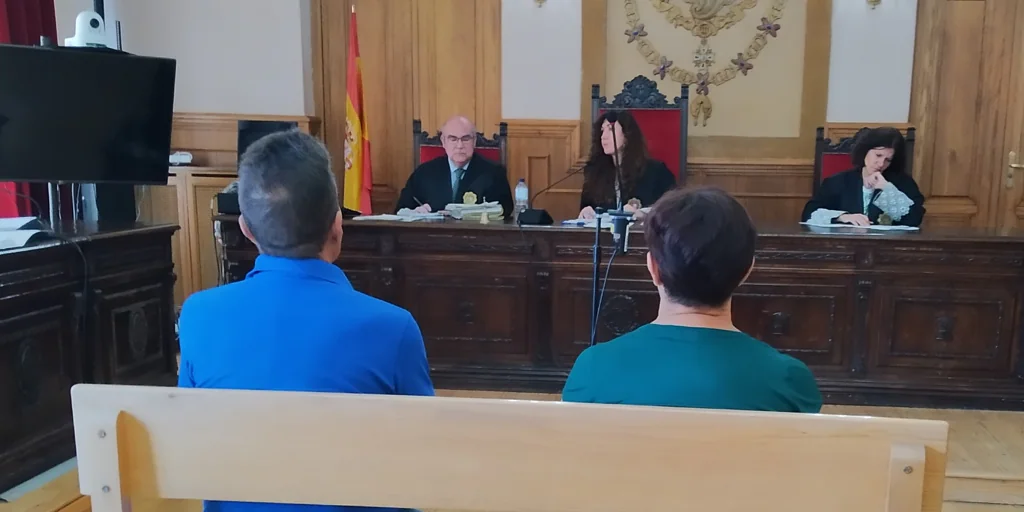 dos sobrinos, acusados de quedarse con 315.000 euros