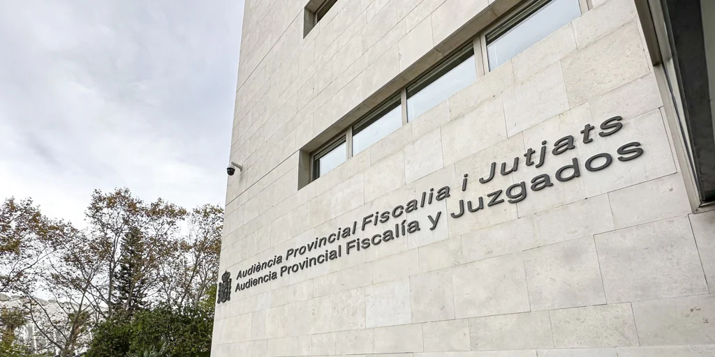 La mujer acusada de asesinar a su novio en Valencia envenenándole con laxante, en manos de un jurado popular