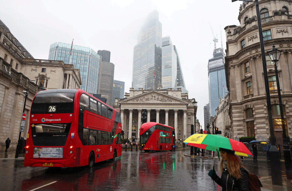 La inflación de Reino Unido cae en mayo al objetivo del 2% del Banco de Inglaterra