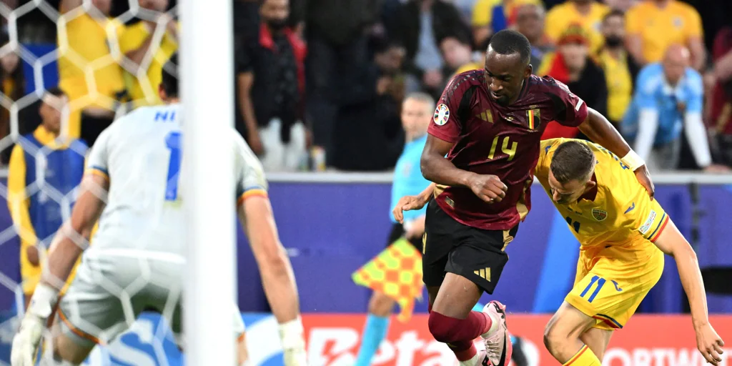 Lukebakio, titular en el triunfo de Bélgica ante Rumanía