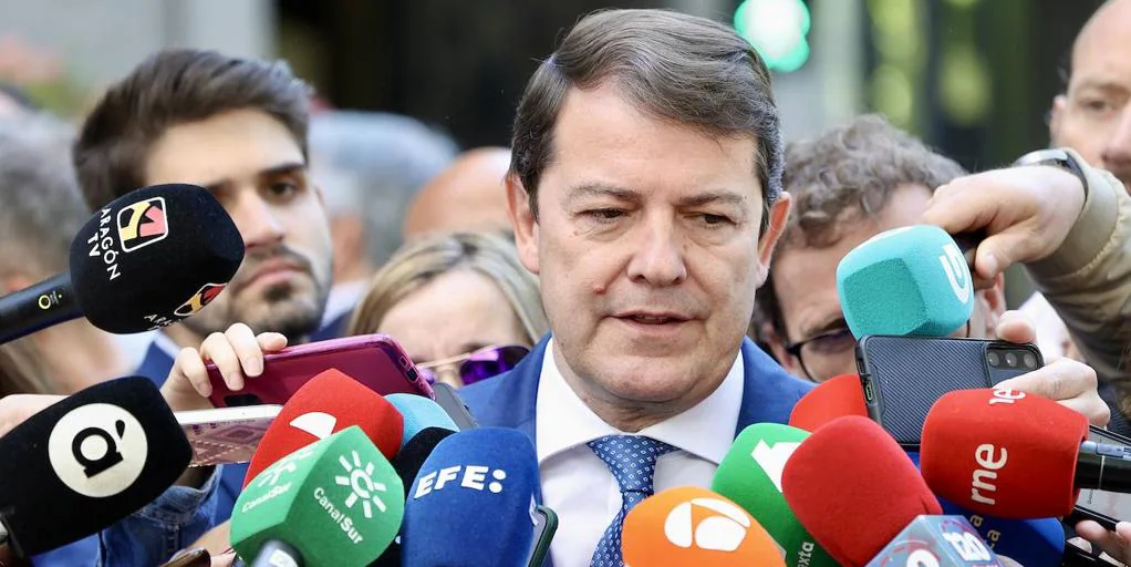 Mañueco anima a Sánchez a «convocar elecciones» para «dar voz a los españoles»