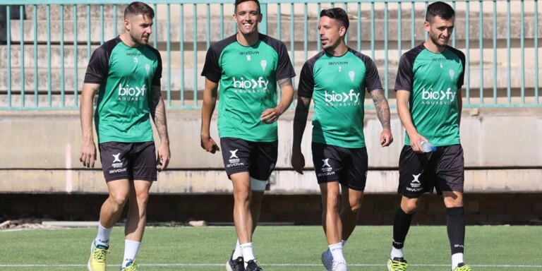 El Córdoba CF tiene a toda la plantilla disponible para recibir el domingo a la Ponferradina