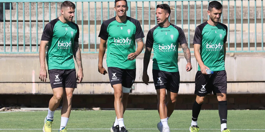 El Córdoba CF tiene a toda la plantilla disponible para recibir el domingo a la Ponferradina