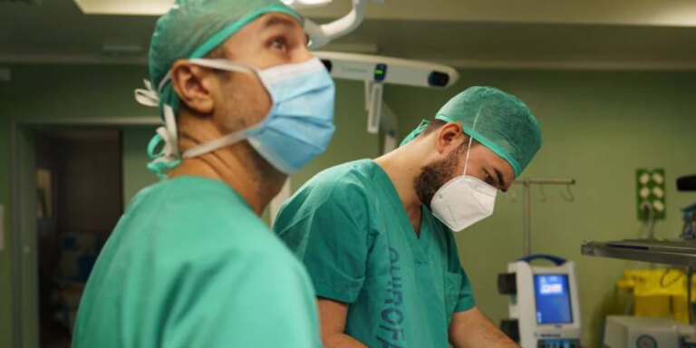 El SAS sube sus precios para pacientes no residentes en España: 160 euros por cirugía menor y 1.200 por asistencia en UVI