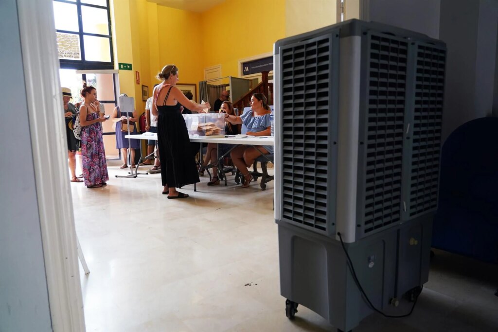 Constituidas con normalidad las 10.009 mesas electorales en Andalucía