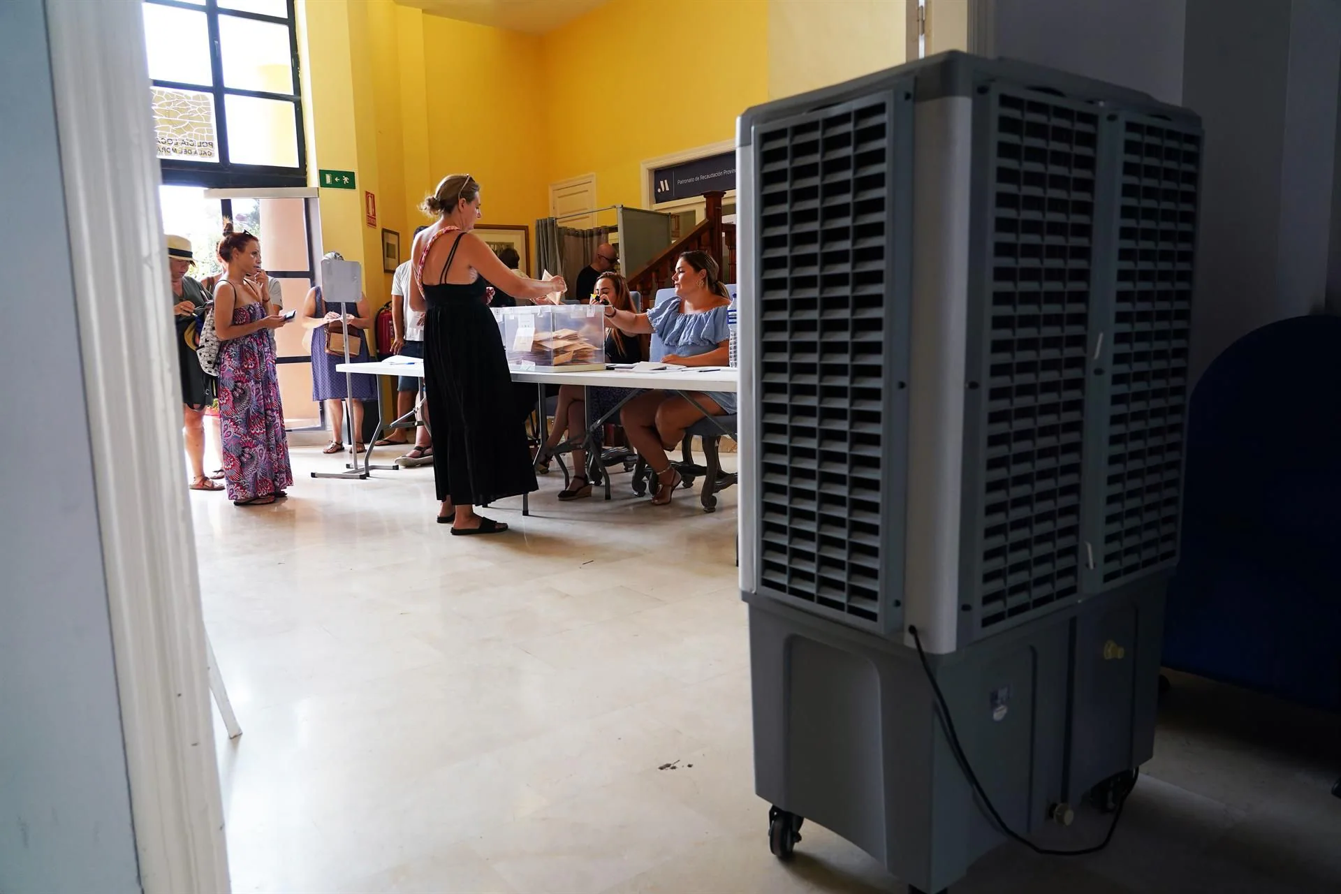 Constituidas con normalidad las 10.009 mesas electorales en Andalucía