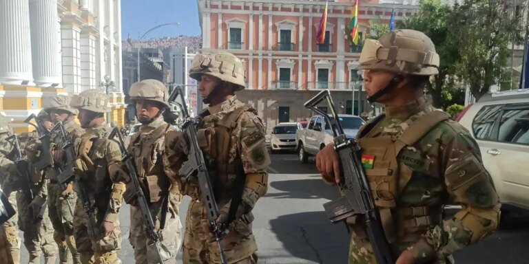 la última hora sobre la movilización del Ejército en La Paz y reacciones