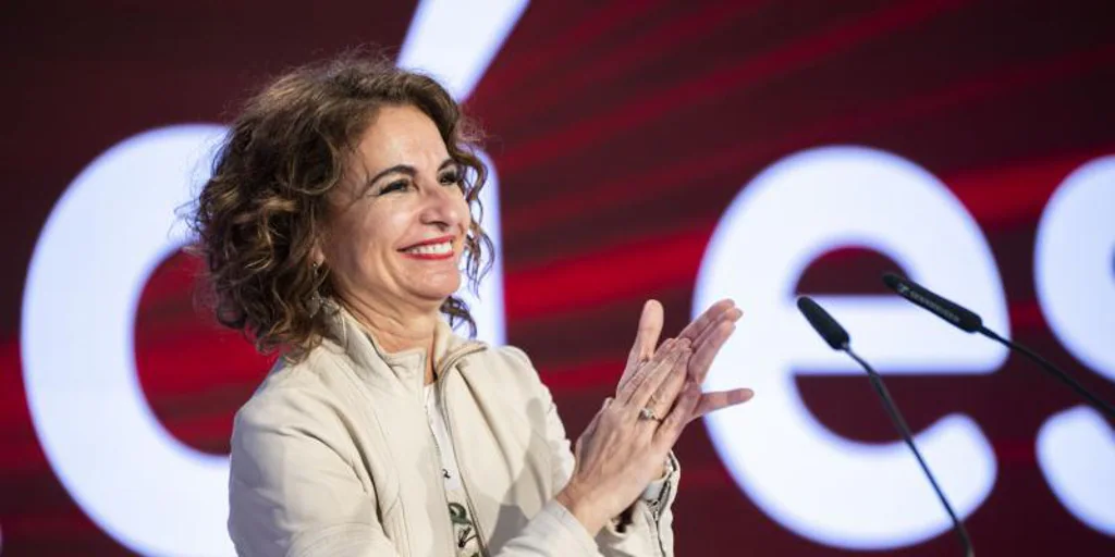 «Dicen que me parezco a Lola Flores»