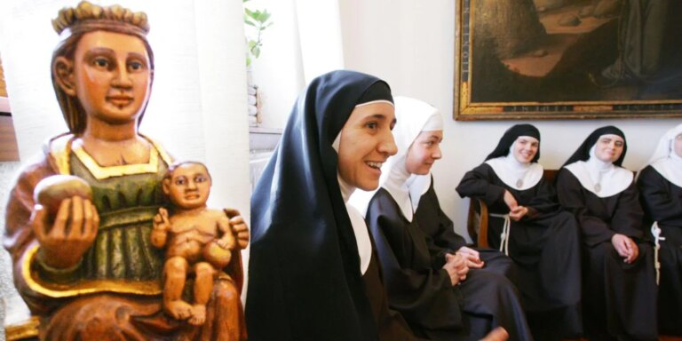 ¿Qué significa estar excomulgado por la Iglesia? La sanción a la que se enfrentan las monjas de Belorado