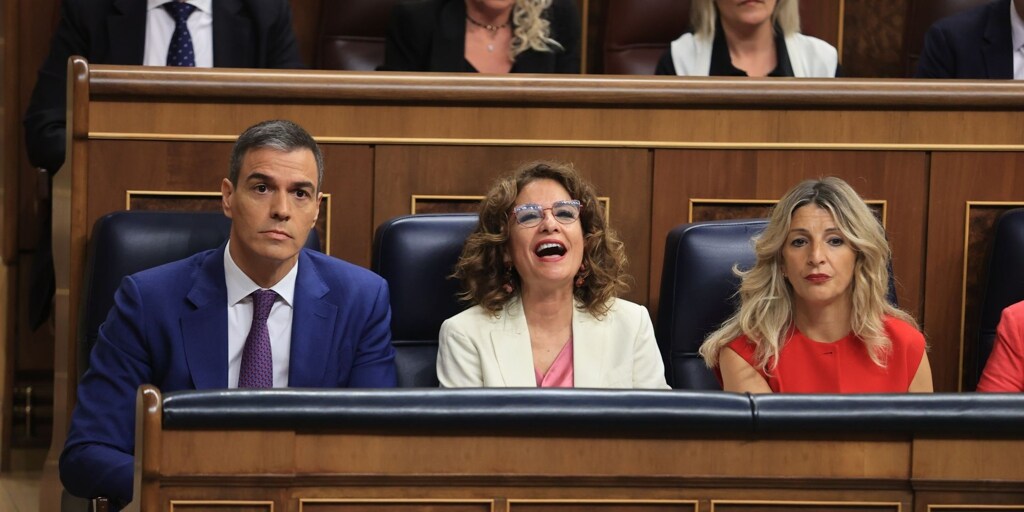 La sobreactuación de María Jesús Montero durante la intervención de Pedro Sánchez en el Congreso que se ha hecho viral