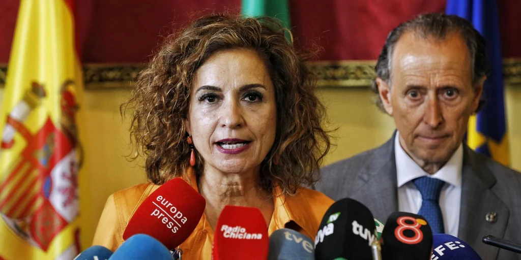 María Jesús Montero insta al PP a «pedir perdón» a los condenados de forma «injusta» por el caso de los ERE
