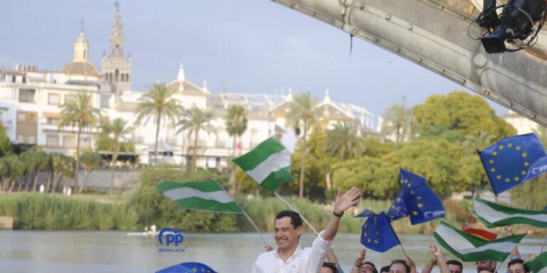 Juanma Moreno pide la movilización de los andaluces para que el PP gane y no haya «aval» a la legislatura «de la gran mentira» de Sánchez