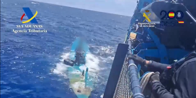 Así fue el complicado rescate de los cuatro narcos colombianos que hundieron un semisubmarino cargado de 'coca'