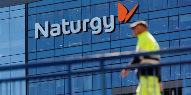 Naturgy se desploma casi un 12% tras el fracaso de la opa de Criteria y Taqa