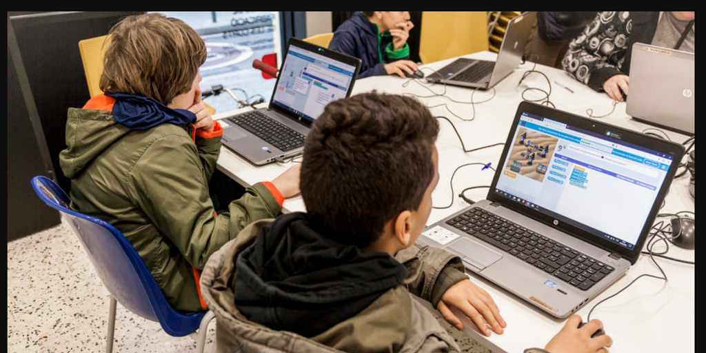 Foment del Treball y Generación Code se alían para impulsar la educación en programación en Cataluña