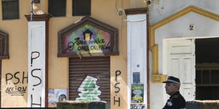 Qué hacer si han ocupado la casa de tu vecino