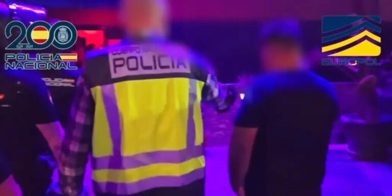 Captan a mujeres de Ucrania por internet para explotarlas en un club de alterne de El Ejido