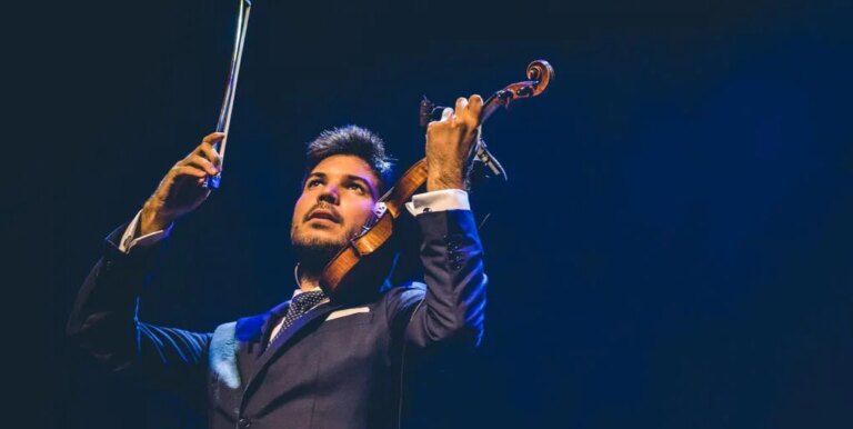 «Mucha gente me dice que cuando toco parece que el violín está cantando»