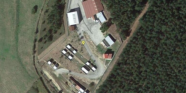 Muere un trabajador en una fuerte explosión en una pirotecnia en Cangas de Narcea, Asturias