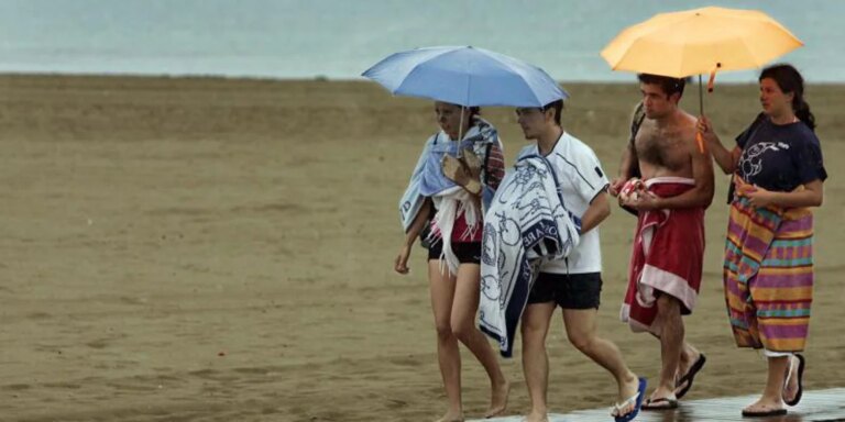 Cuáles son las playas de Andalucía en las que se esperan lluvias este fin de semana