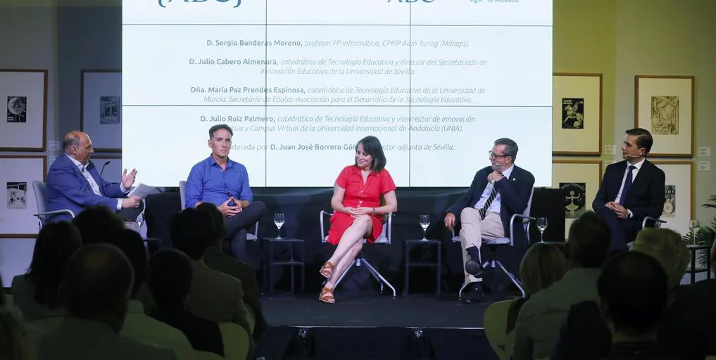 La innovación y la tecnología, dos pilares de la formación de los docentes a los que acercarse «con curiosidad y sin miedo»