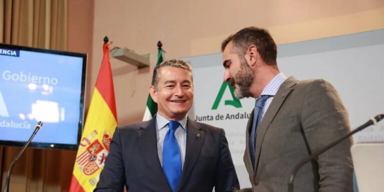 Junta de Andalucía y Ministerio retoman el diálogo para el impulso de las desaladoras de Almería y Málaga