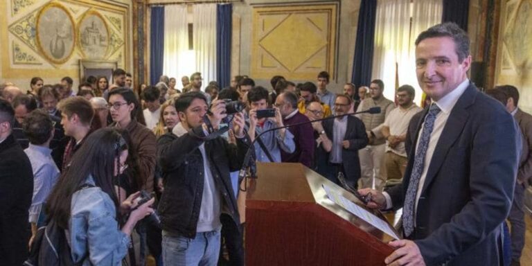 La Agencia Estatal de Investigación cesa de forma cautelar su colaboración con el rector de la Universidad de Salamanca