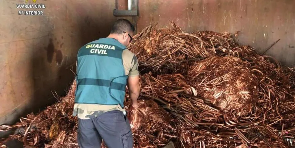 De Córdoba a Valladolid en furgonetas de alquiler para robar cobre valorado en 44.000 euros