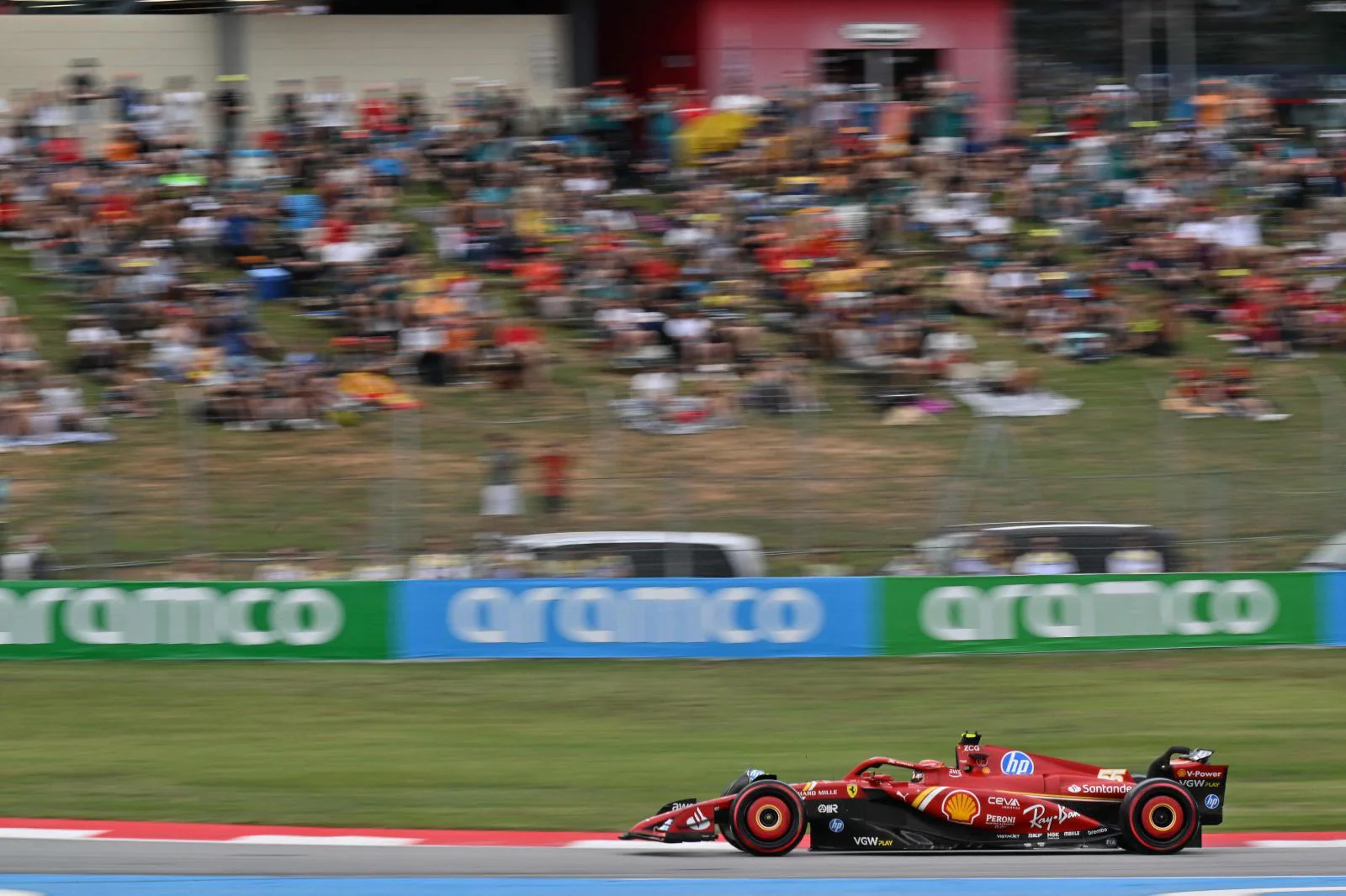 última hora, resultado, ganador y posición de Carlos Sainz y Fernando Alonso hoy