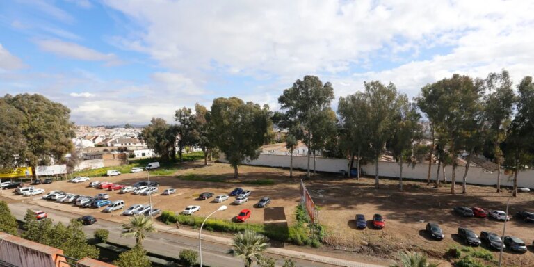 La mejora del solar del cementerio de San Rafael para aparcar será provisional