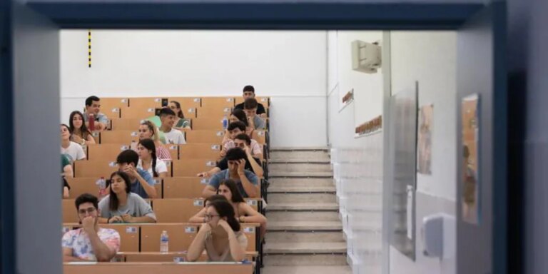¿Cuántos grados universitarios se pueden seleccionar en la preinscripción de la universidad en Andalucía?