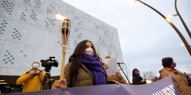Duras críticas a la decana de los Procuradores de Córdoba por decir que se «abusa» de la Ley de Violencia a la Mujer
