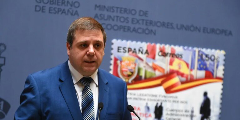Serrano cobró un millón en la etapa de Correos y dejó un agujero de 1.400 millones