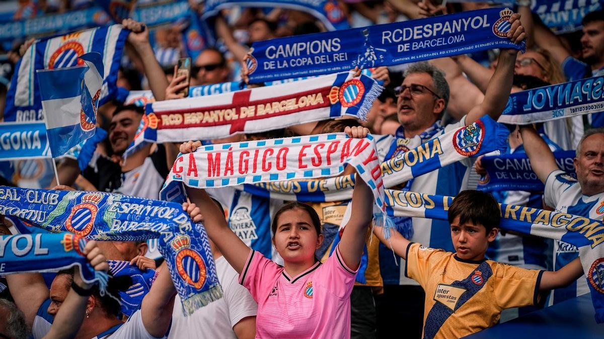 Hinchas del Espanyol en el partido del ascenso ante el Oviedo.