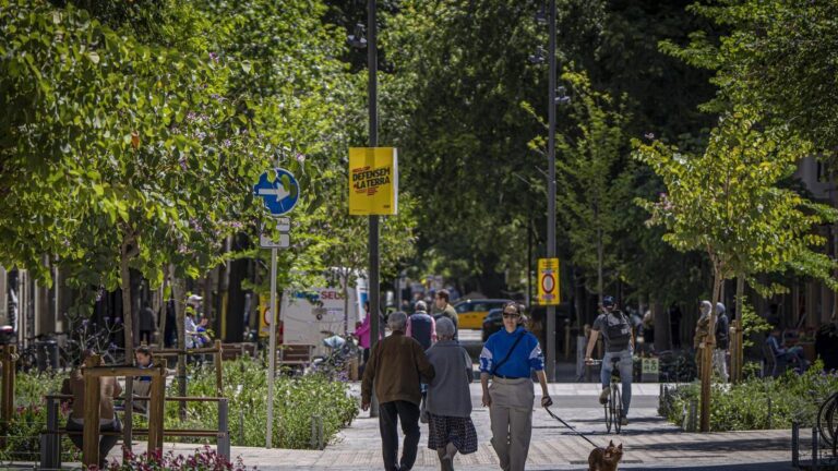 La intersección de Borrell con Consell de Cent.