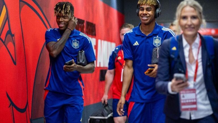 Nico y Lamine se pasan el día juntos y bromeando