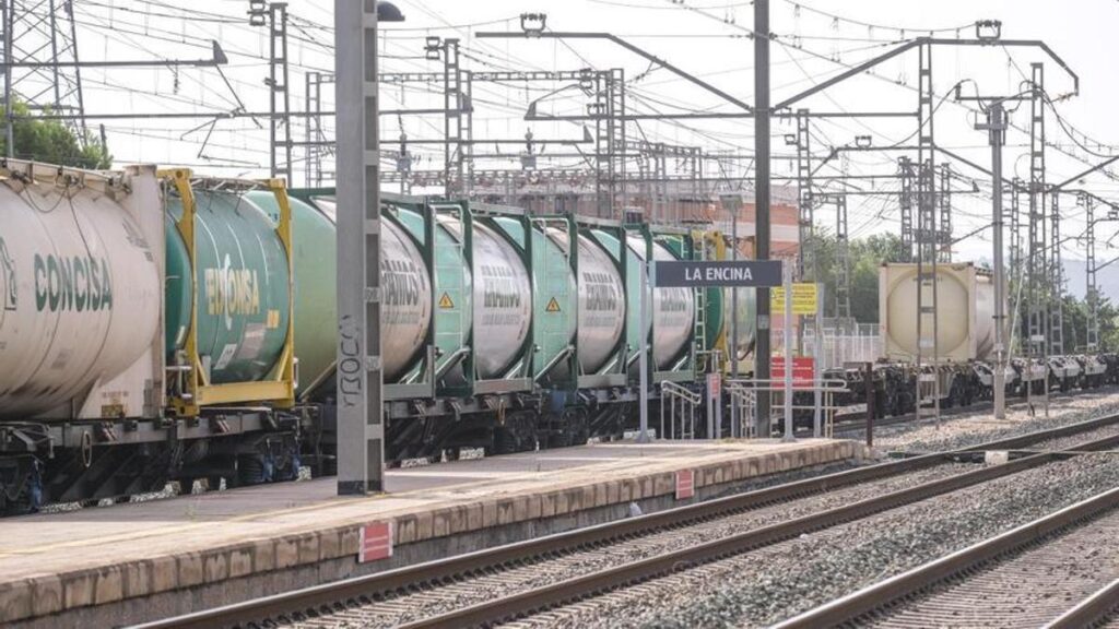 Obras en el nudo ferroviario de La Encina para el corredor mediterráneo. /