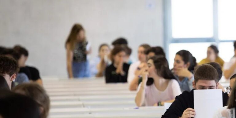 Abierta la convocatoria de becas para mitigar el abandono escolar y el desempleo juvenil en Madrid: requisitos y plazos