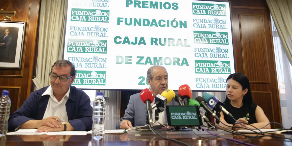 La Fundación Caja Rural de Zamora distingue a la Policía Nacional