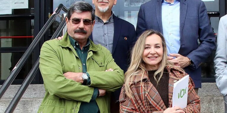 Uno de los dos concejales de Vox en el Ayuntamiento de León deja el partido y pasa a ser no adscrito