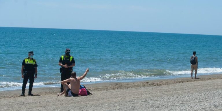estas son las cosas que no puedes hacer en la playa