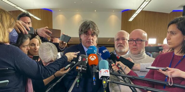 Puigdemont se querella contra el juez Aguirre por prevaricación y malversación