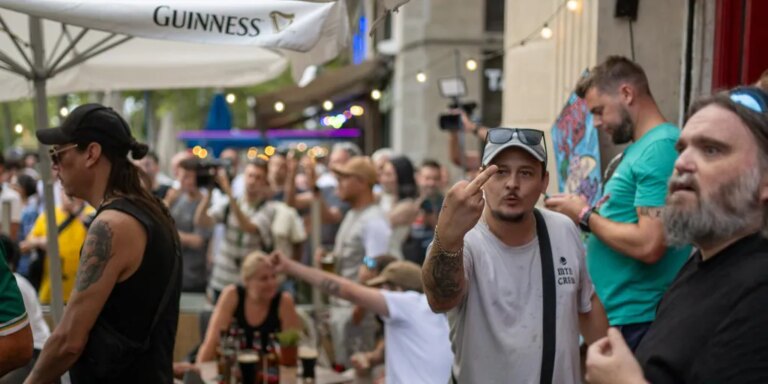 El 'New York Times' desaconseja a sus lectores viajar a Barcelona este verano: «No sois bienvenidos»
