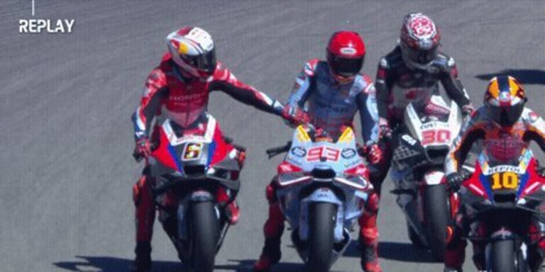 Pole de Martín y enfado de Márquez con Bradl por arruinar su vuelta