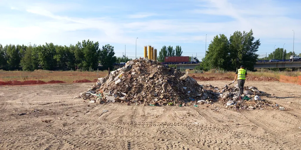 El río Jarama se deshace de su vertedero ilegal